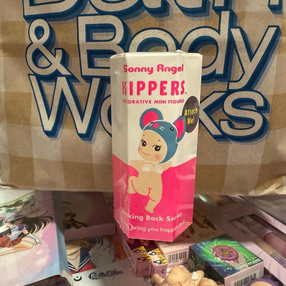 Sonny Angel Hippers Looking Back series